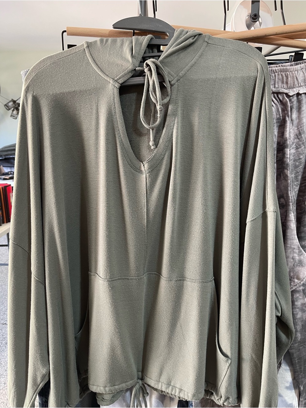 aerie sage green hooded pullover with drawstring